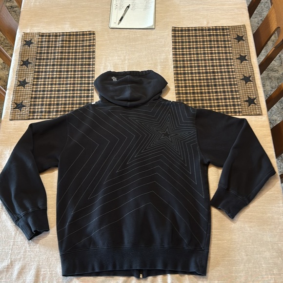 Fox Black Zip Up Sweatshirt with Bold Star Design - Picture 4 of 15